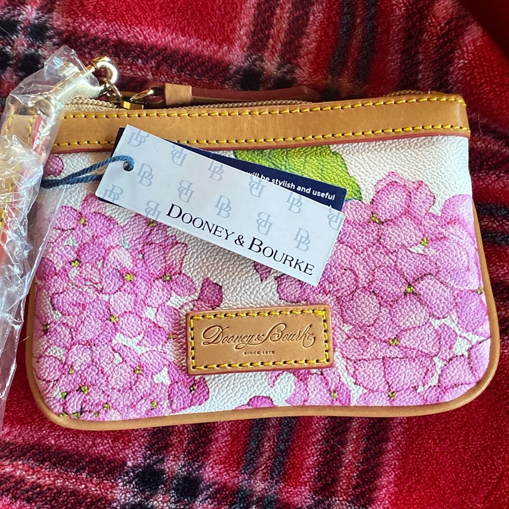 Dooney & Bourke
